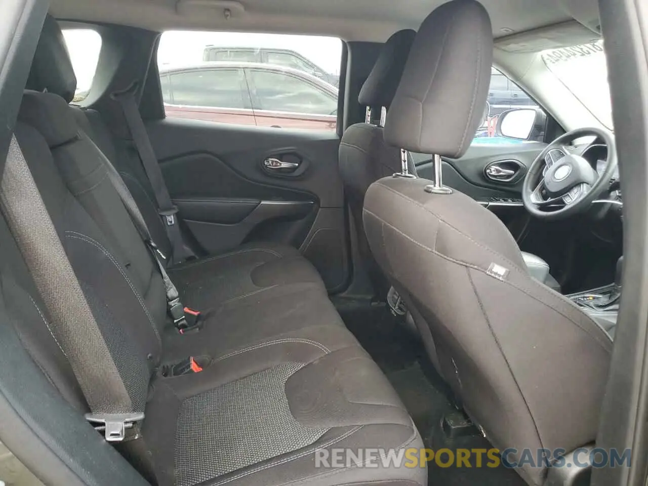11 Photograph of a damaged car 1C4PJLCB4KD326387 JEEP GRAND CHER 2019