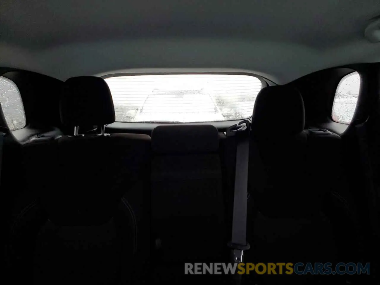 10 Photograph of a damaged car 1C4PJLCB5KD159747 JEEP GRAND CHER 2019