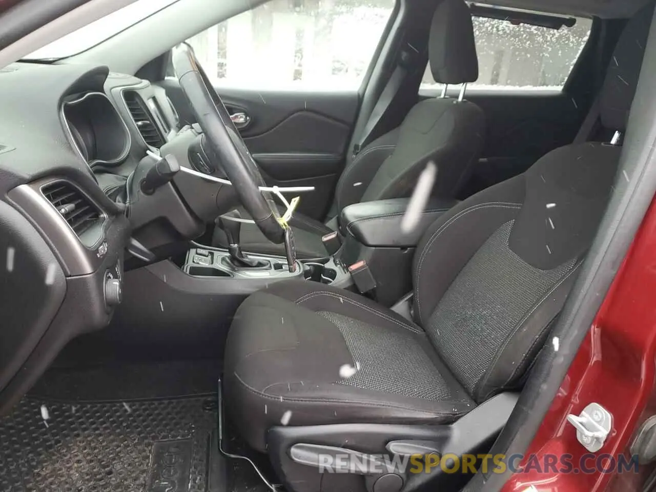 7 Photograph of a damaged car 1C4PJLCB5KD159747 JEEP GRAND CHER 2019