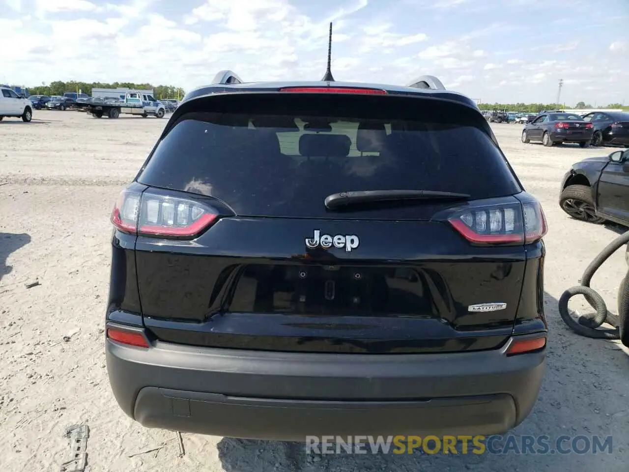 6 Photograph of a damaged car 1C4PJLCB5KD175253 JEEP GRAND CHER 2019