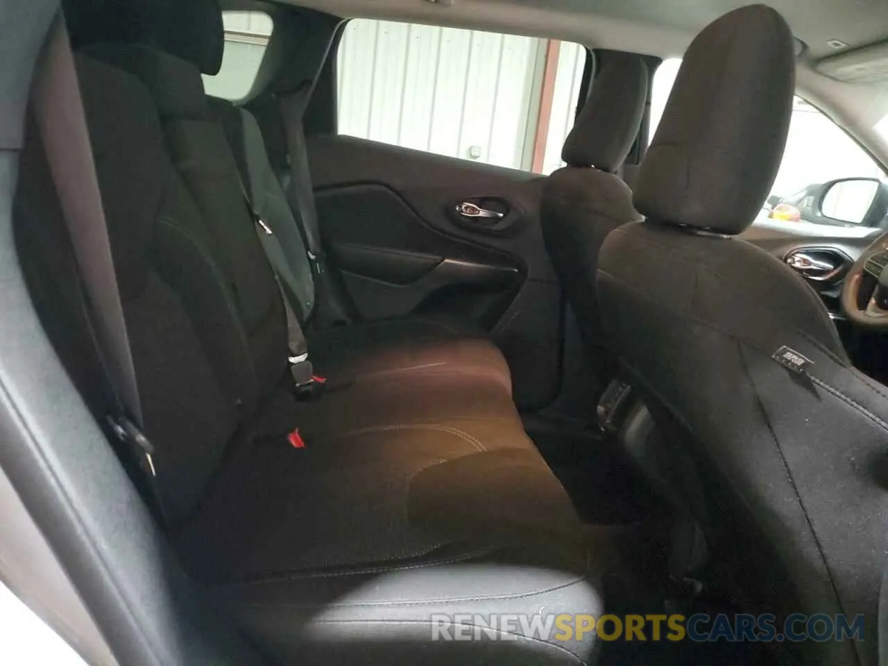 12 Photograph of a damaged car 1C4PJLCB5KD242546 JEEP GRAND CHER 2019