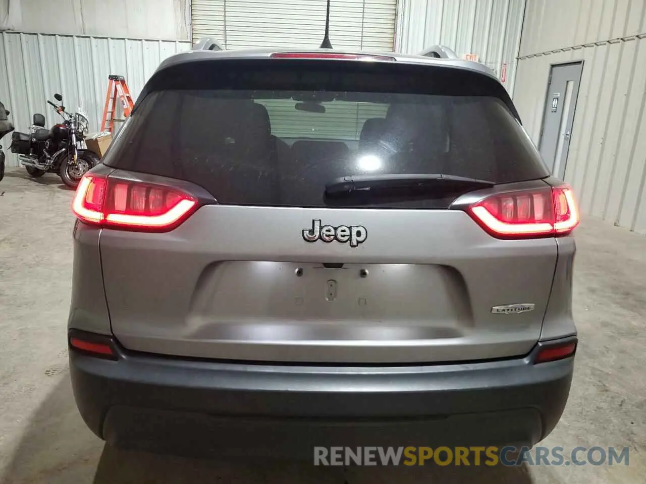 6 Photograph of a damaged car 1C4PJLCB5KD242546 JEEP GRAND CHER 2019