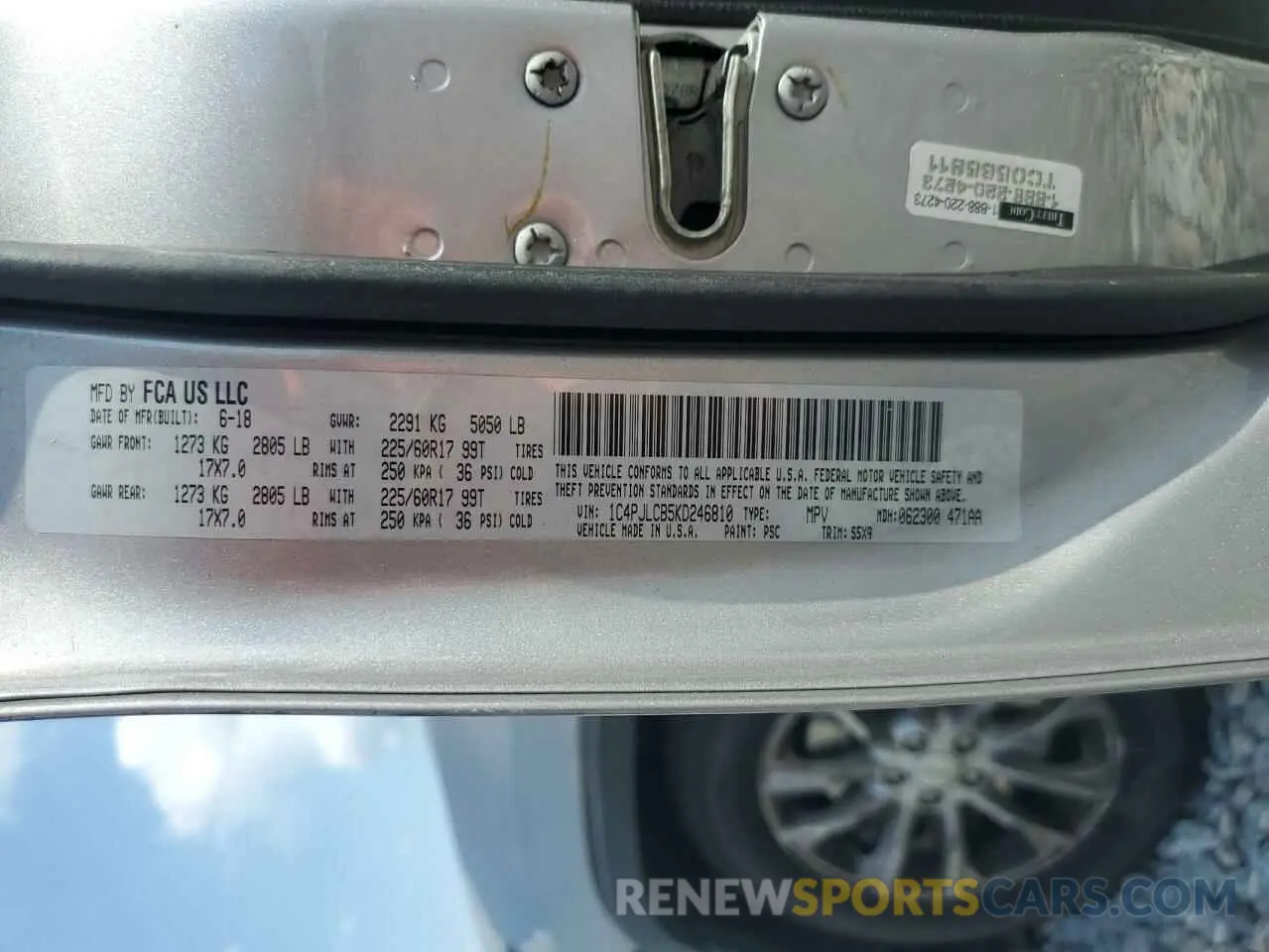 12 Photograph of a damaged car 1C4PJLCB5KD246810 JEEP GRAND CHER 2019