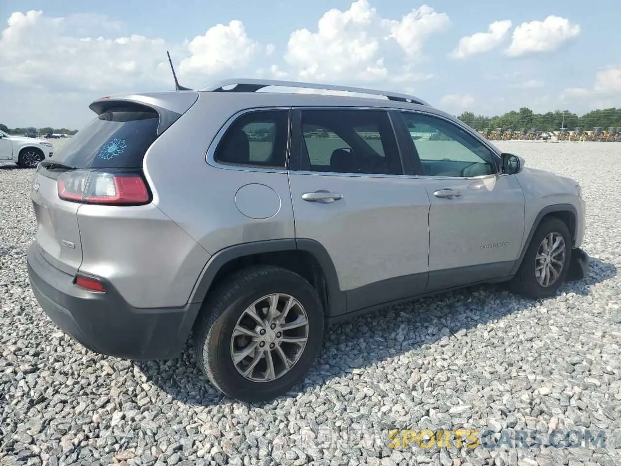3 Photograph of a damaged car 1C4PJLCB5KD246810 JEEP GRAND CHER 2019
