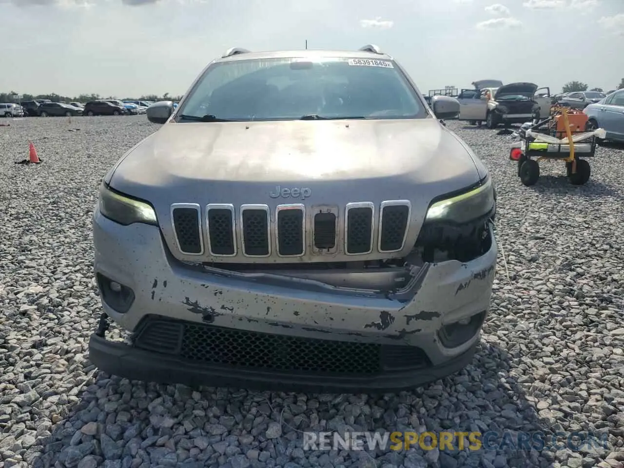 5 Photograph of a damaged car 1C4PJLCB5KD246810 JEEP GRAND CHER 2019