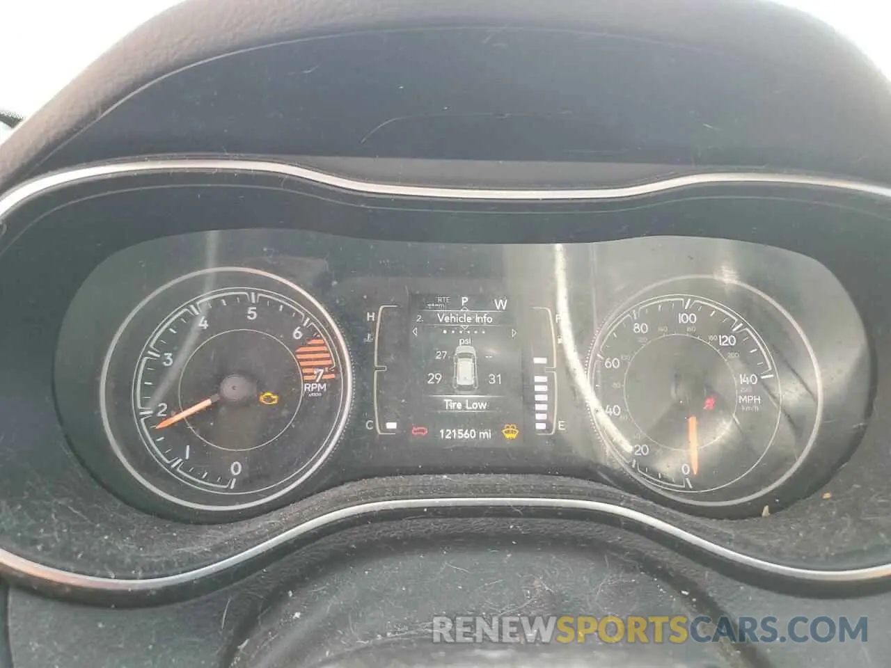 9 Photograph of a damaged car 1C4PJLCB5KD263574 JEEP GRAND CHER 2019