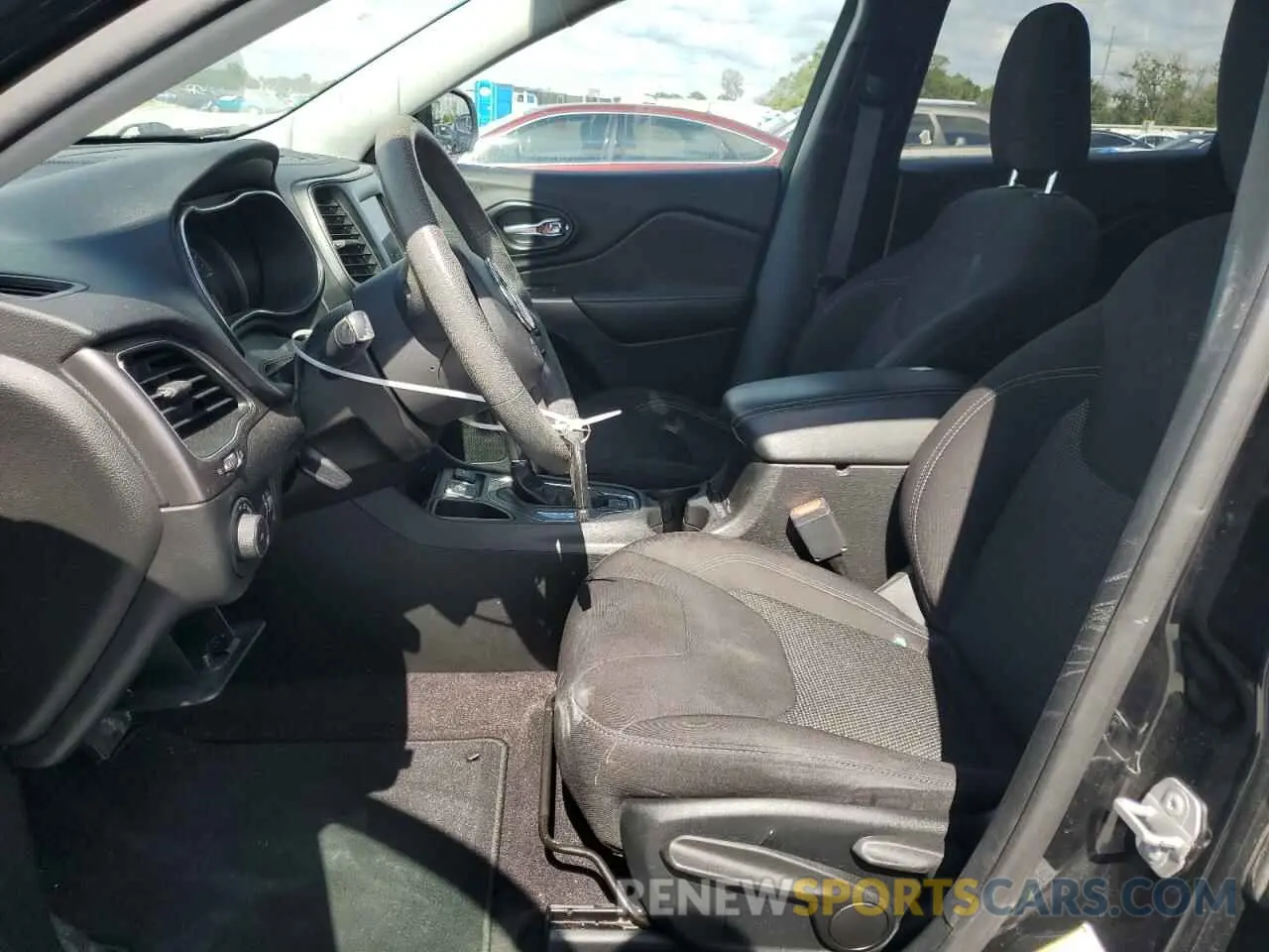 7 Photograph of a damaged car 1C4PJLCB5KD264451 JEEP GRAND CHER 2019