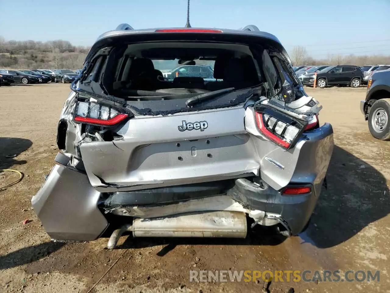6 Photograph of a damaged car 1C4PJLCB5KD267124 JEEP GRAND CHER 2019