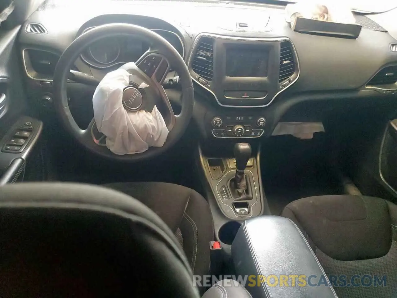 8 Photograph of a damaged car 1C4PJLCB5KD297420 JEEP GRAND CHER 2019