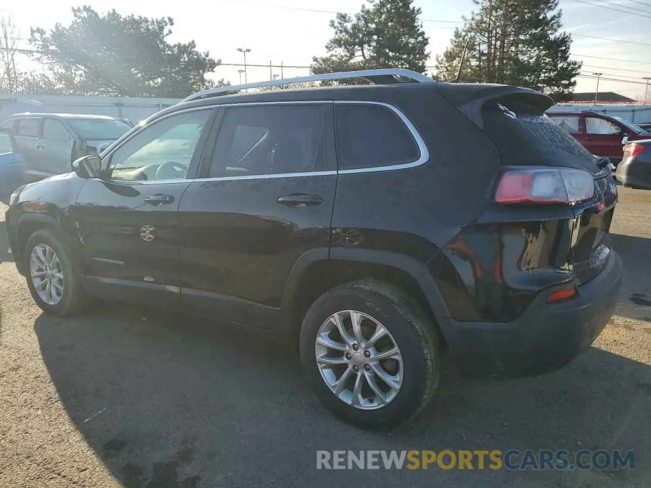 2 Photograph of a damaged car 1C4PJLCB5KD333235 JEEP GRAND CHER 2019