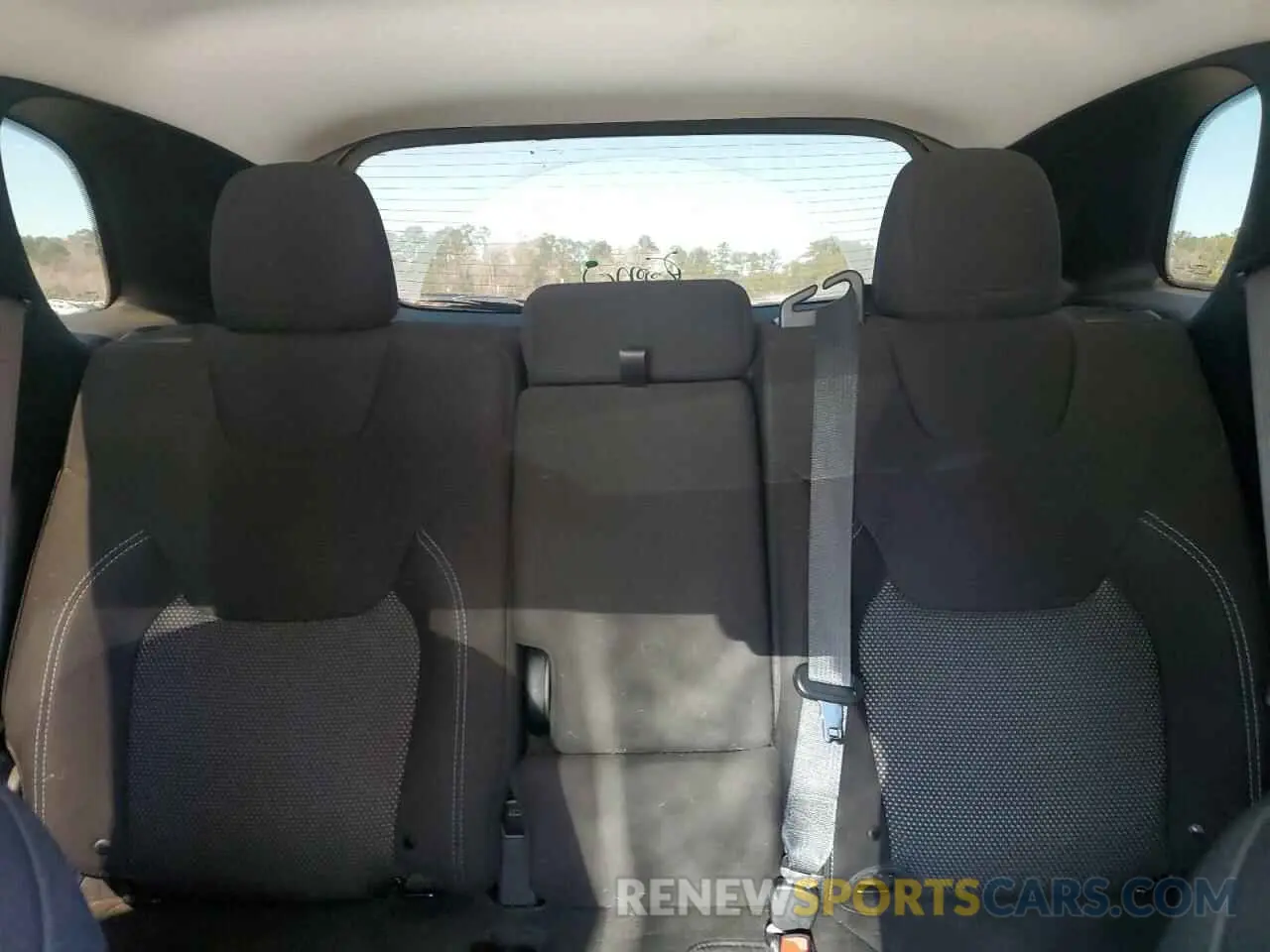 10 Photograph of a damaged car 1C4PJLCB5KD455724 JEEP GRAND CHER 2019