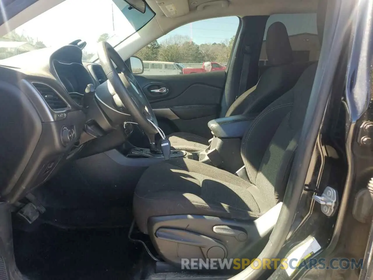 7 Photograph of a damaged car 1C4PJLCB5KD455724 JEEP GRAND CHER 2019