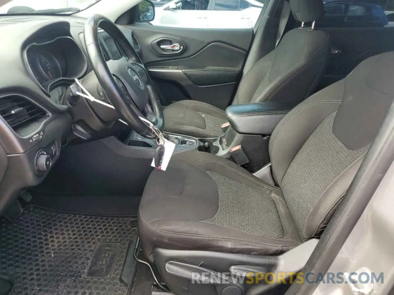 7 Photograph of a damaged car 1C4PJLCB5KD486553 JEEP GRAND CHER 2019