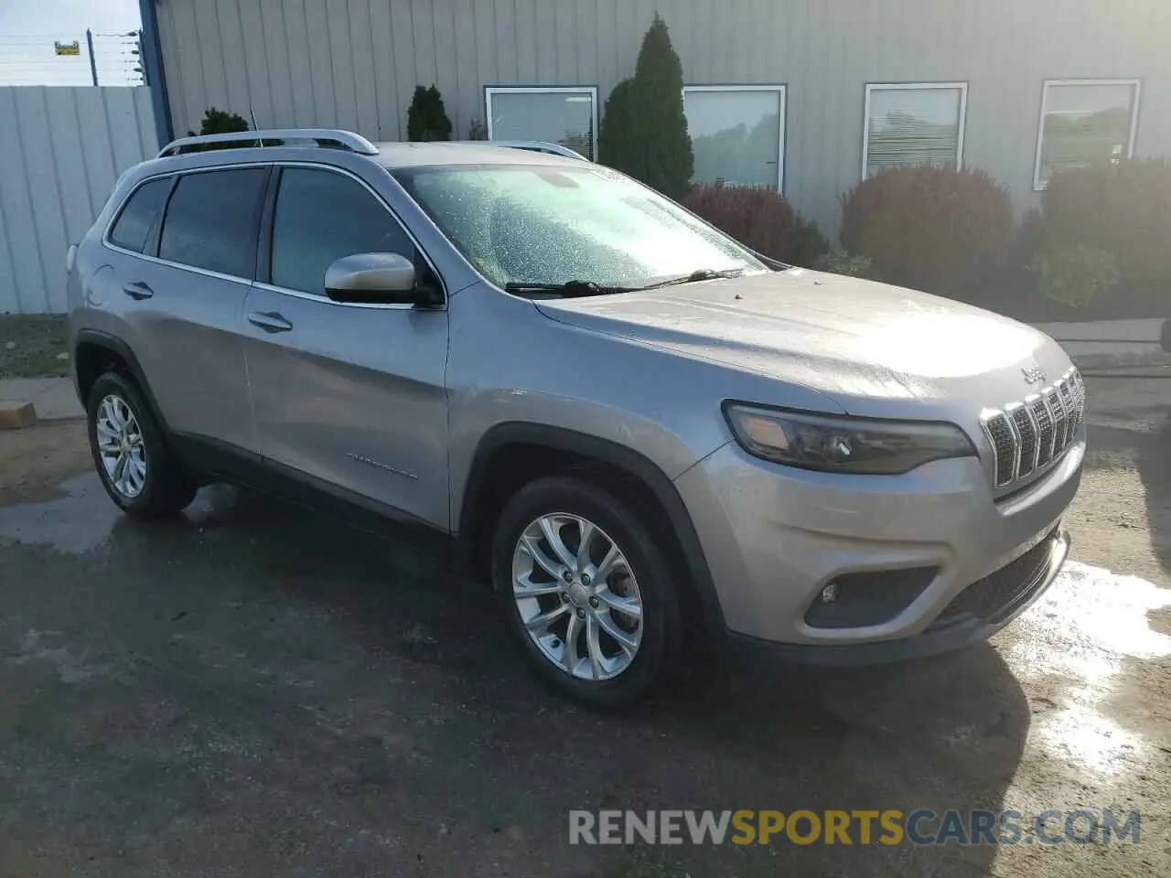 4 Photograph of a damaged car 1C4PJLCB6KD232656 JEEP GRAND CHER 2019