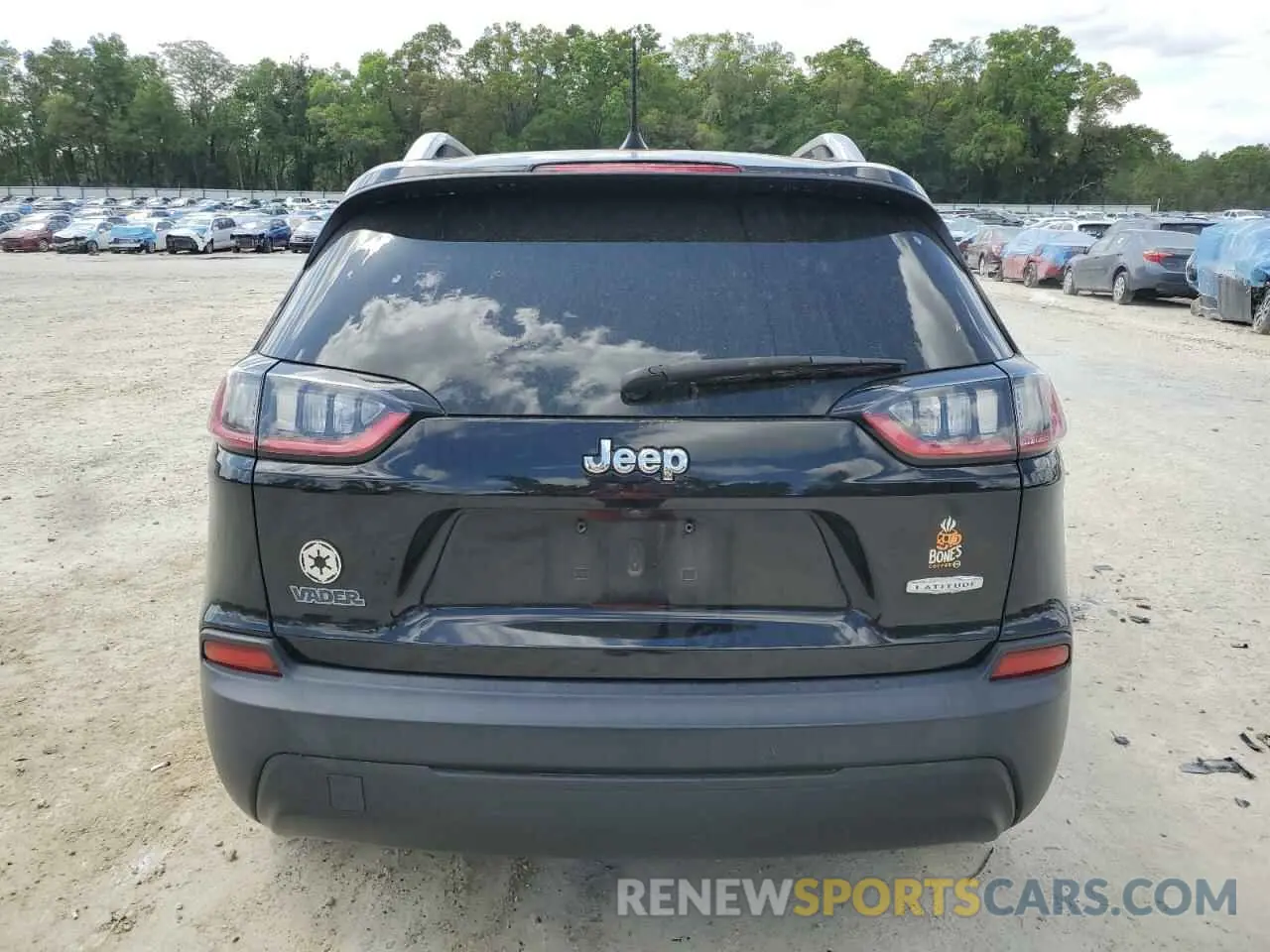 6 Photograph of a damaged car 1C4PJLCB6KD262837 JEEP GRAND CHER 2019