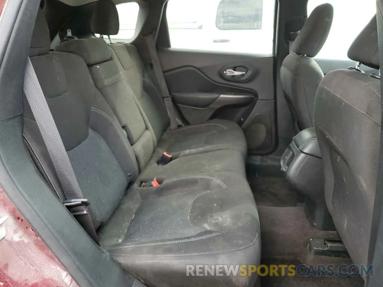 11 Photograph of a damaged car 1C4PJLCB6KD264670 JEEP GRAND CHER 2019