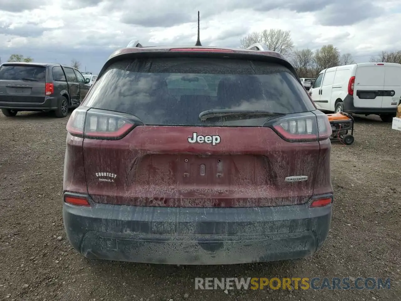 6 Photograph of a damaged car 1C4PJLCB6KD264670 JEEP GRAND CHER 2019