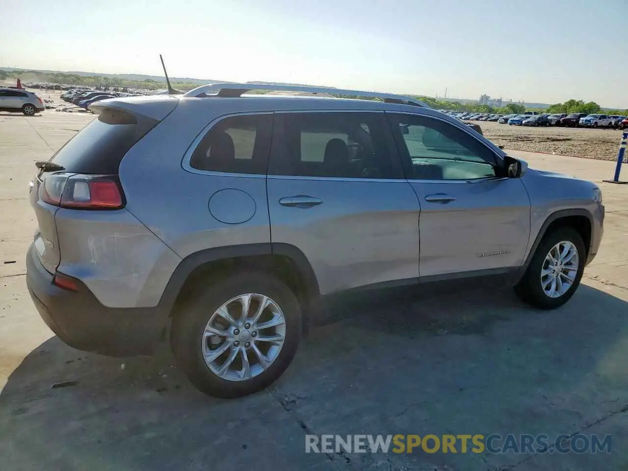 3 Photograph of a damaged car 1C4PJLCB6KD325791 JEEP GRAND CHER 2019