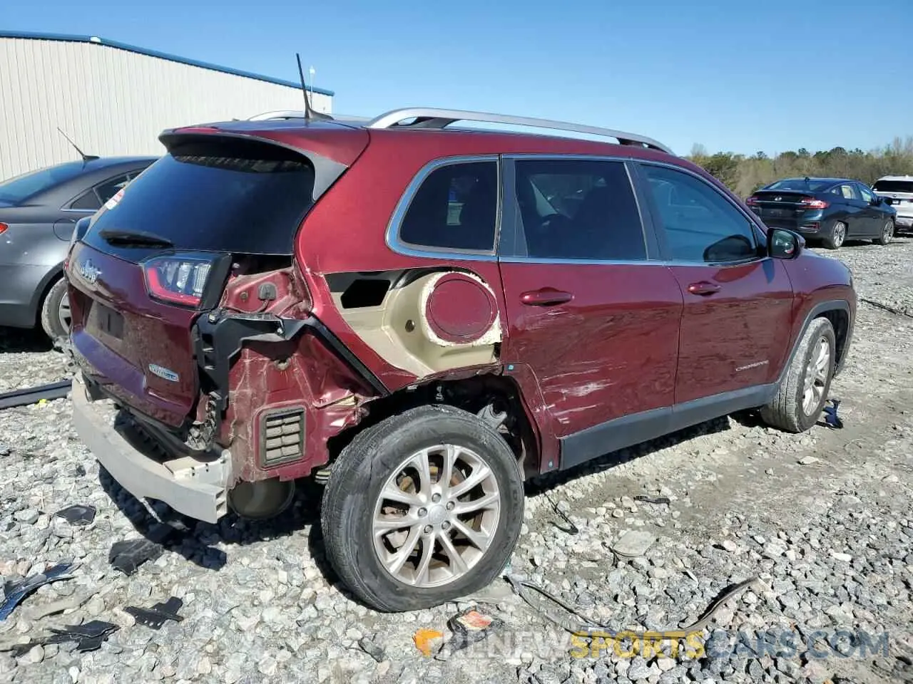 3 Photograph of a damaged car 1C4PJLCB6KD326276 JEEP GRAND CHER 2019