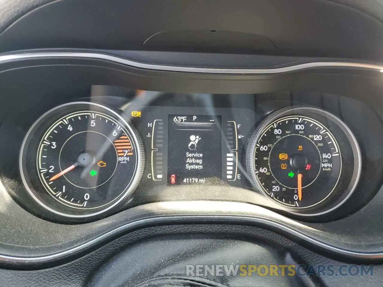 9 Photograph of a damaged car 1C4PJLCB6KD326276 JEEP GRAND CHER 2019
