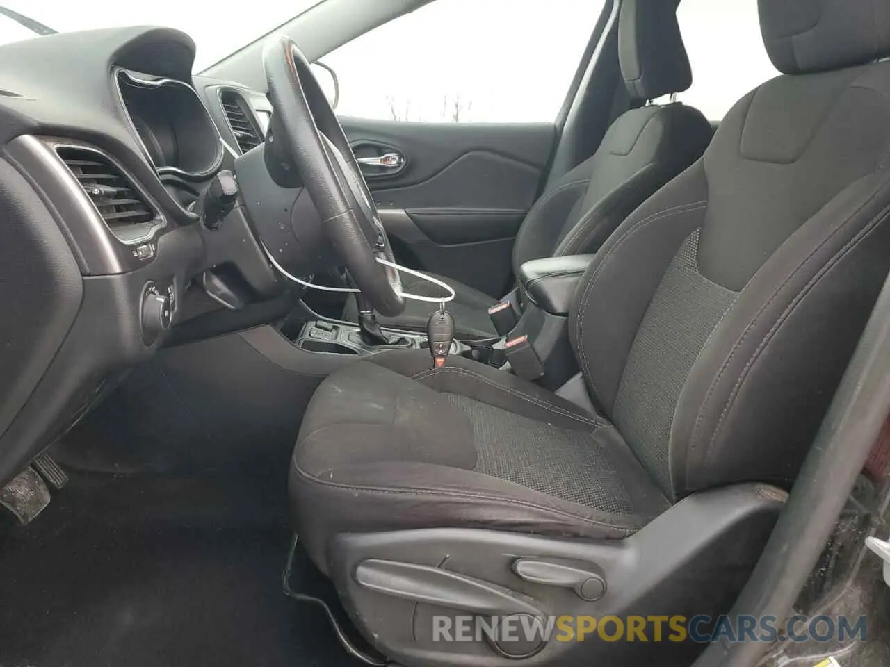 7 Photograph of a damaged car 1C4PJLCB6KD444229 JEEP GRAND CHER 2019