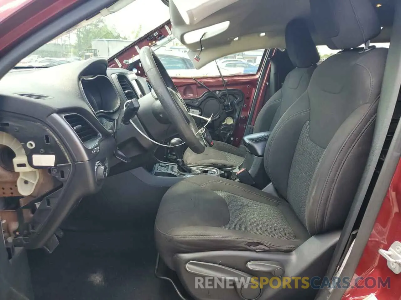 7 Photograph of a damaged car 1C4PJLCB6KD450614 JEEP GRAND CHER 2019