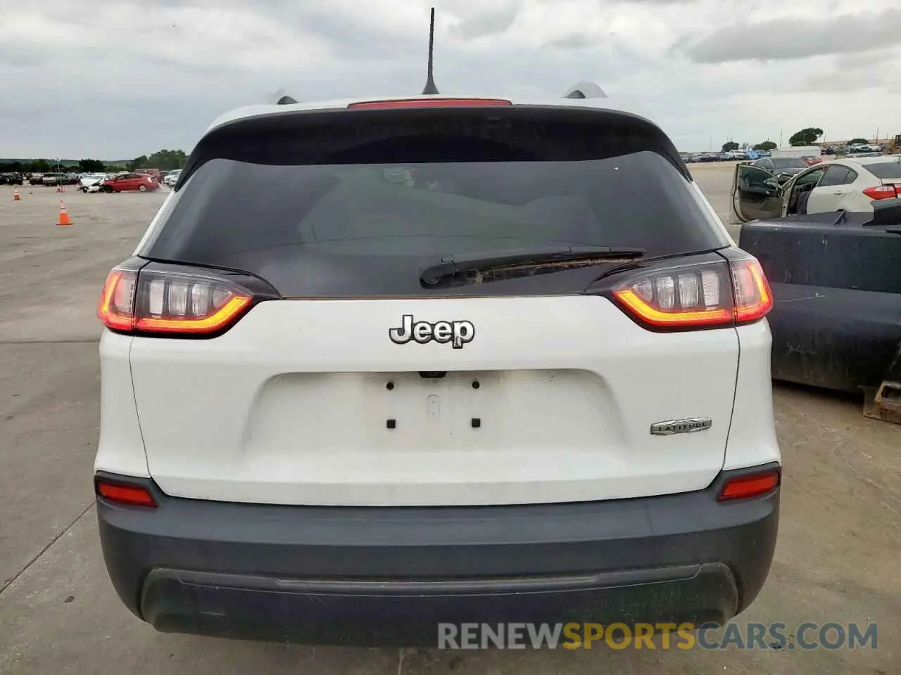 6 Photograph of a damaged car 1C4PJLCB7KD159524 JEEP GRAND CHER 2019