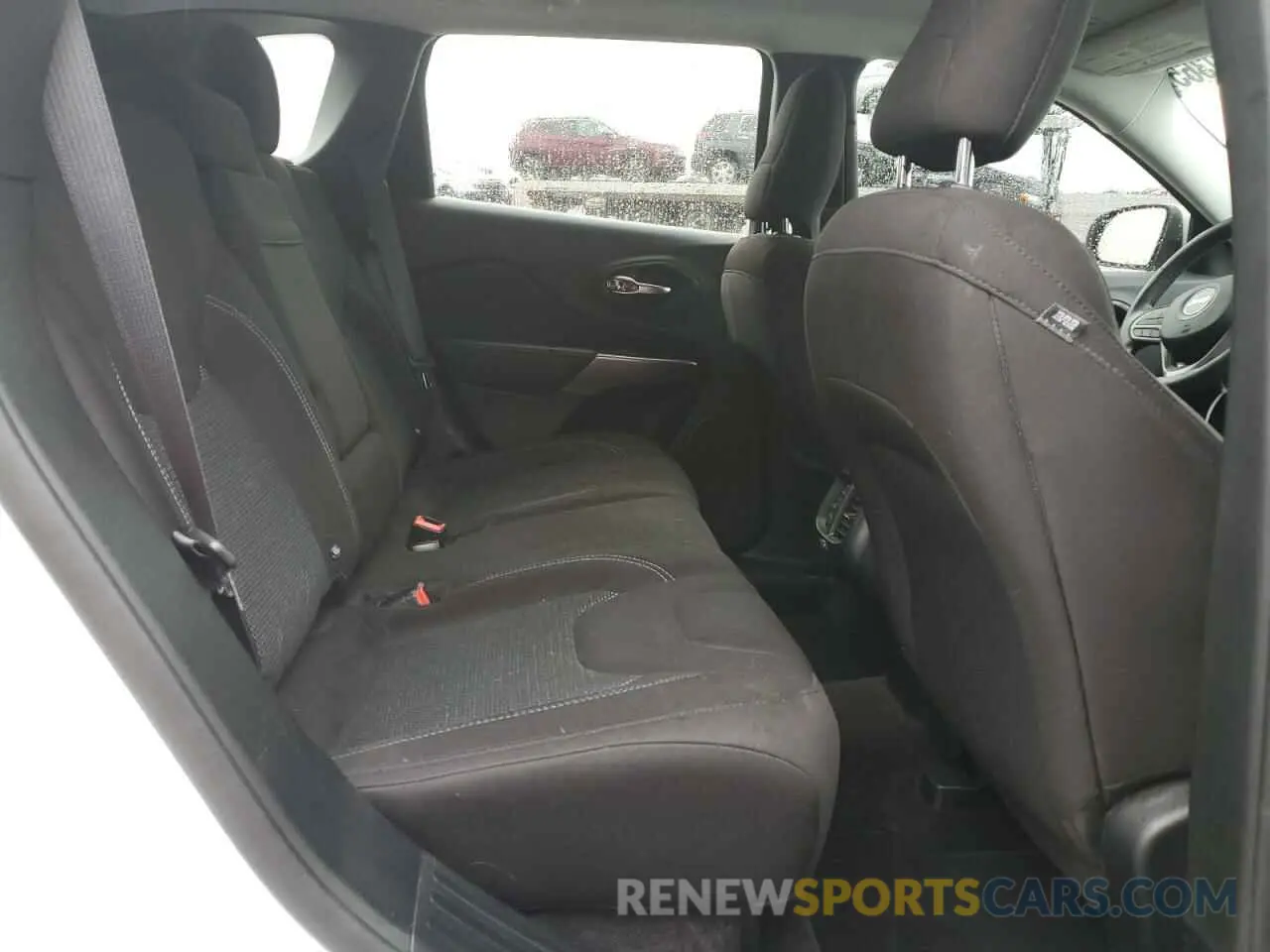 11 Photograph of a damaged car 1C4PJLCB7KD187470 JEEP GRAND CHER 2019
