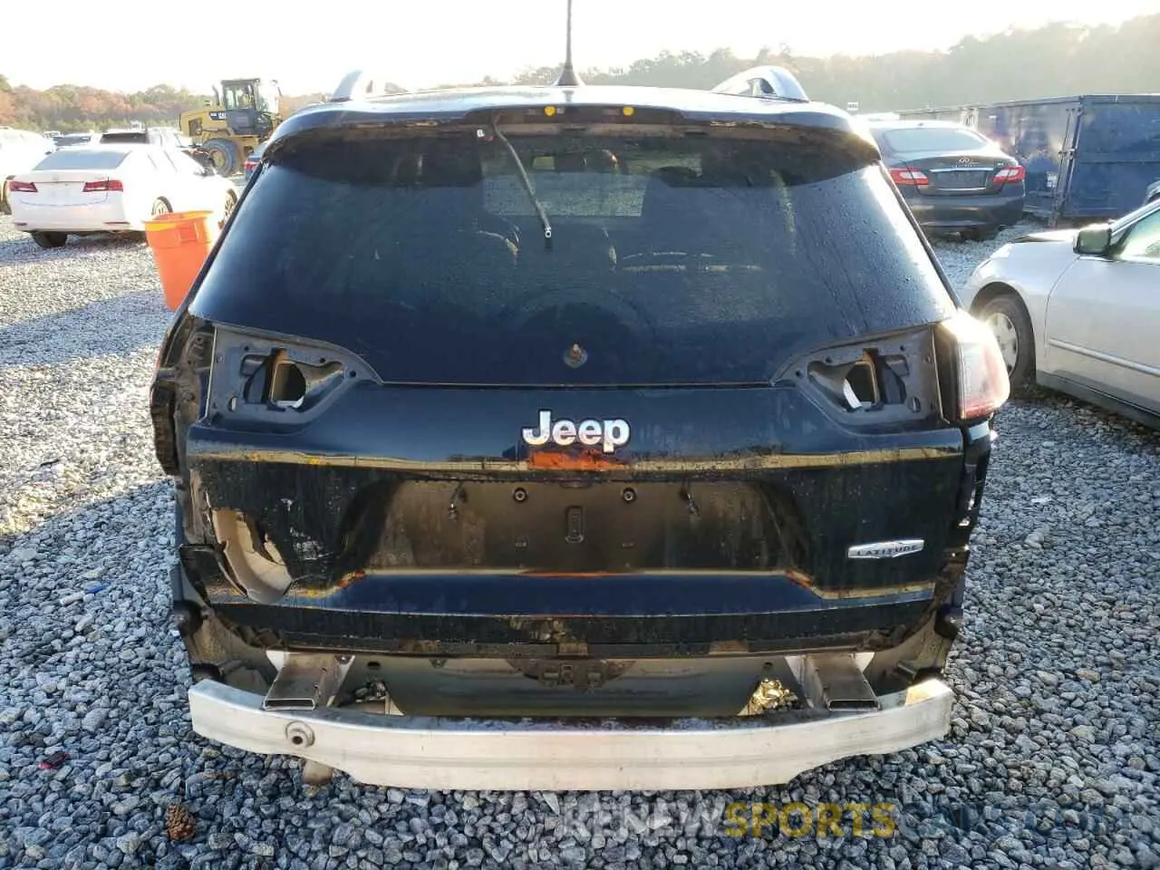 6 Photograph of a damaged car 1C4PJLCB7KD247666 JEEP GRAND CHER 2019