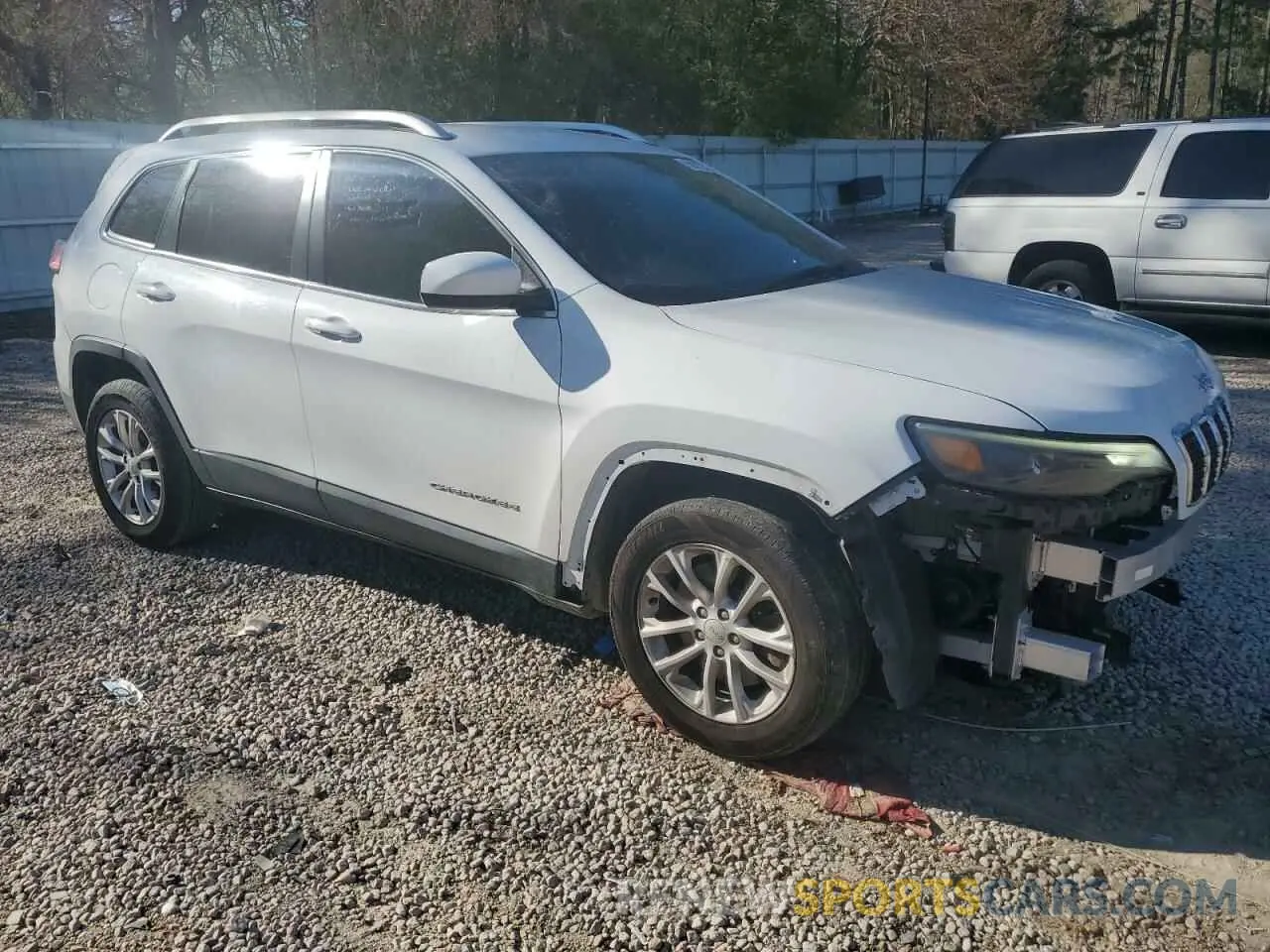 4 Photograph of a damaged car 1C4PJLCB7KD370156 JEEP GRAND CHER 2019