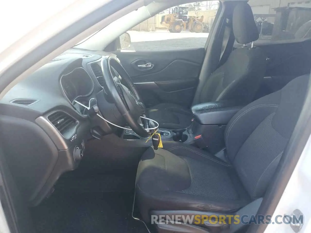 7 Photograph of a damaged car 1C4PJLCB7KD370156 JEEP GRAND CHER 2019
