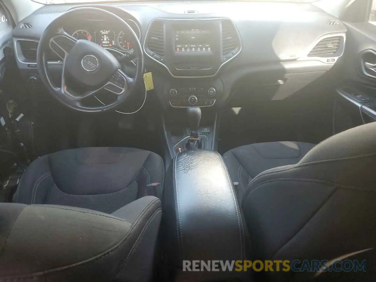 8 Photograph of a damaged car 1C4PJLCB7KD370156 JEEP GRAND CHER 2019