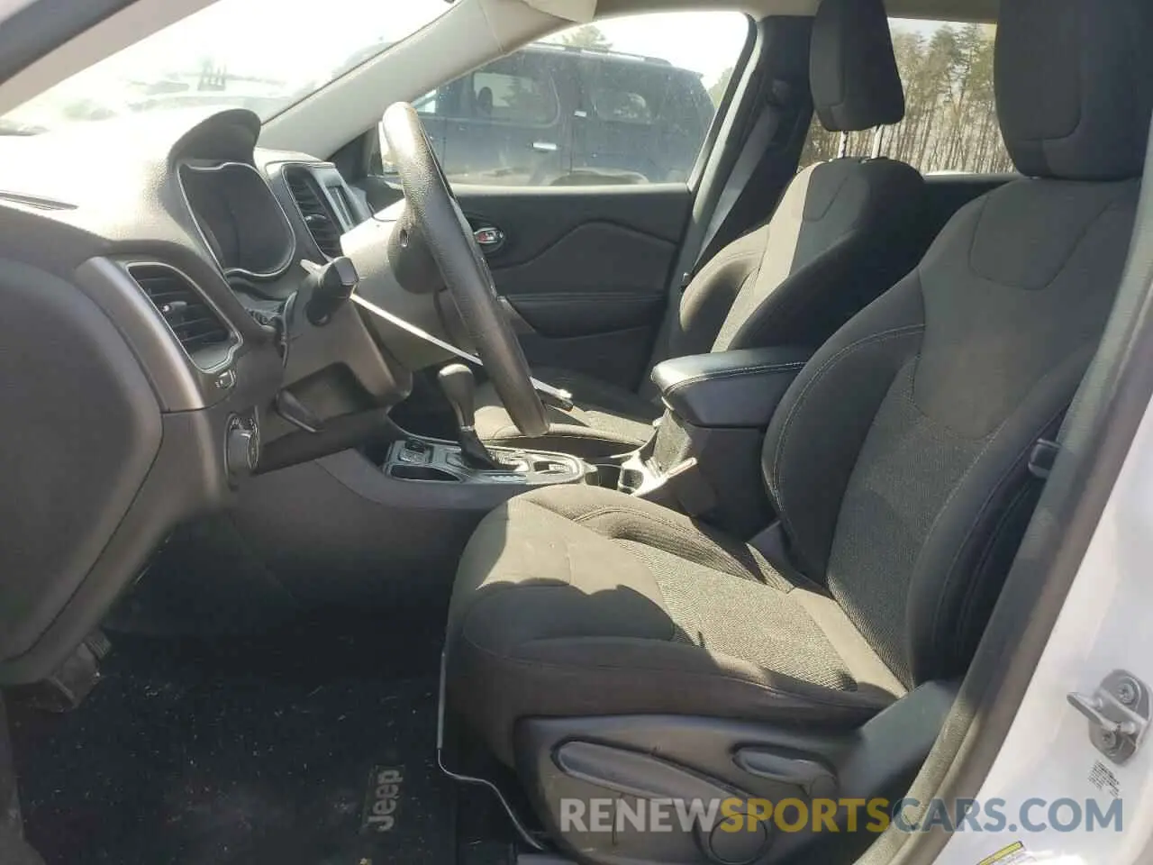 7 Photograph of a damaged car 1C4PJLCB8KD173609 JEEP GRAND CHER 2019