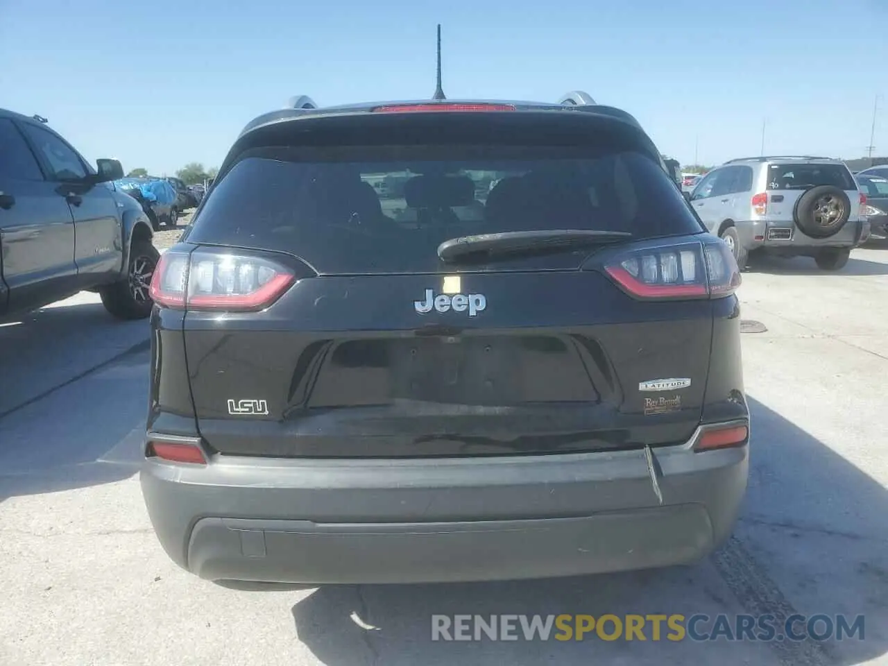 6 Photograph of a damaged car 1C4PJLCB9KD203992 JEEP GRAND CHER 2019