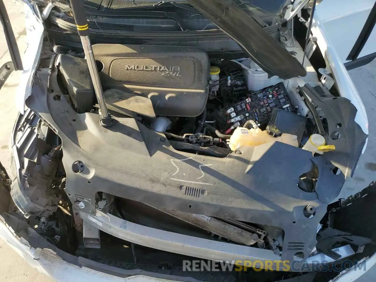 13 Photograph of a damaged car 1C4PJLCB9KD206424 JEEP GRAND CHER 2019
