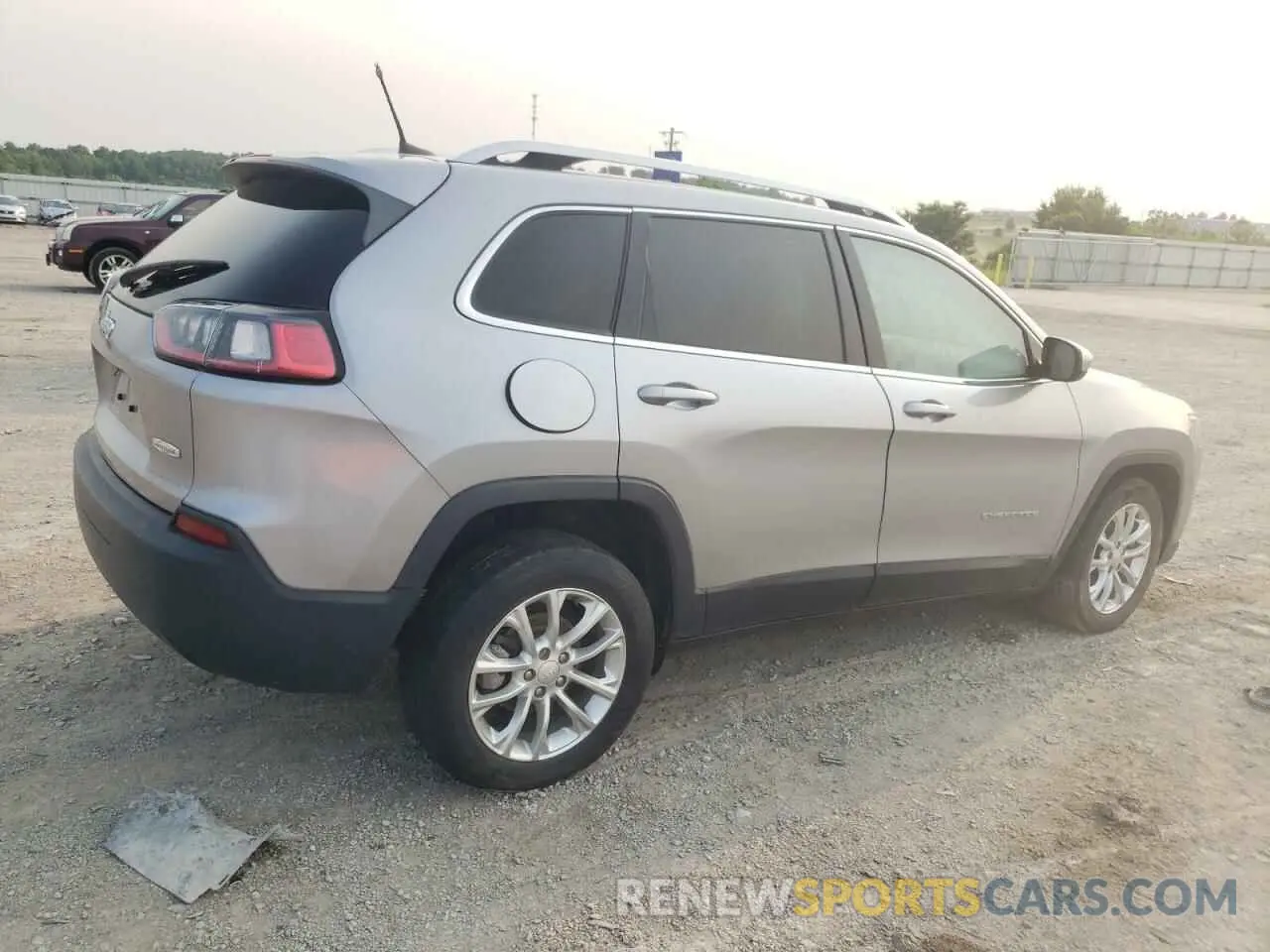 3 Photograph of a damaged car 1C4PJLCB9KD240797 JEEP GRAND CHER 2019