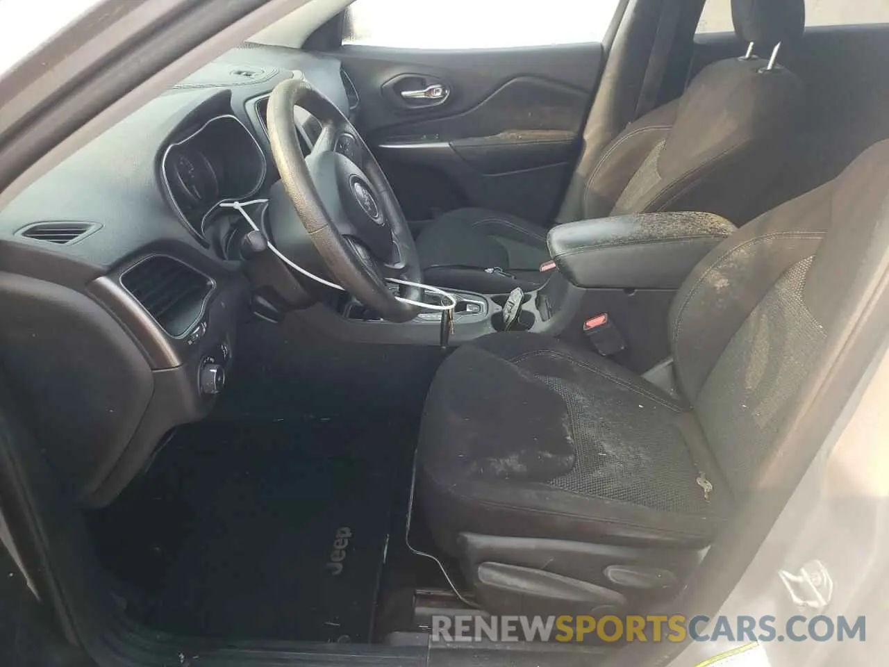 7 Photograph of a damaged car 1C4PJLCB9KD240797 JEEP GRAND CHER 2019