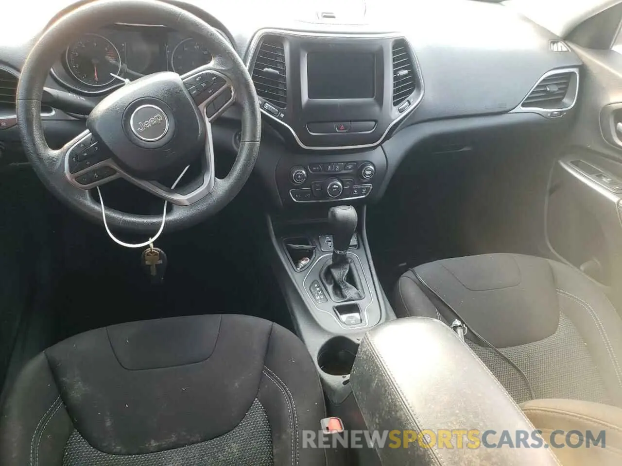 8 Photograph of a damaged car 1C4PJLCB9KD240797 JEEP GRAND CHER 2019