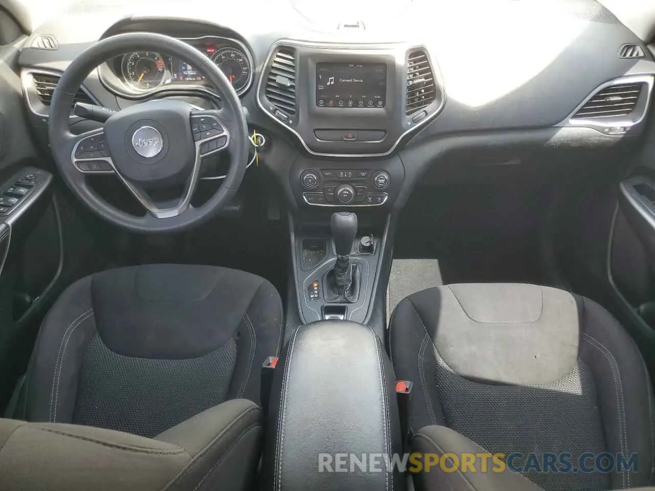 8 Photograph of a damaged car 1C4PJLCB9KD313506 JEEP GRAND CHER 2019