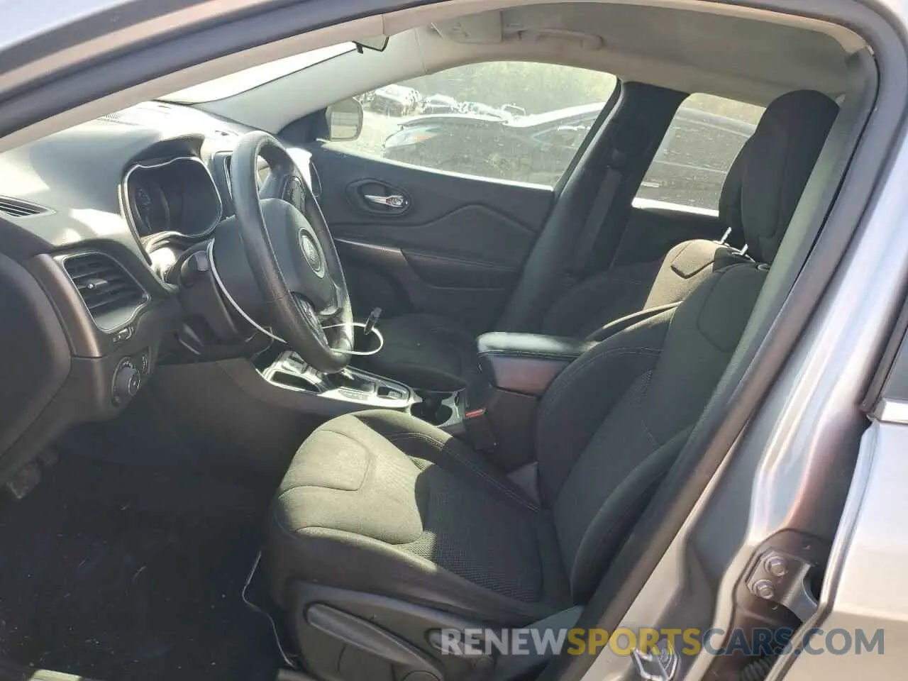 7 Photograph of a damaged car 1C4PJLCB9KD326613 JEEP GRAND CHER 2019