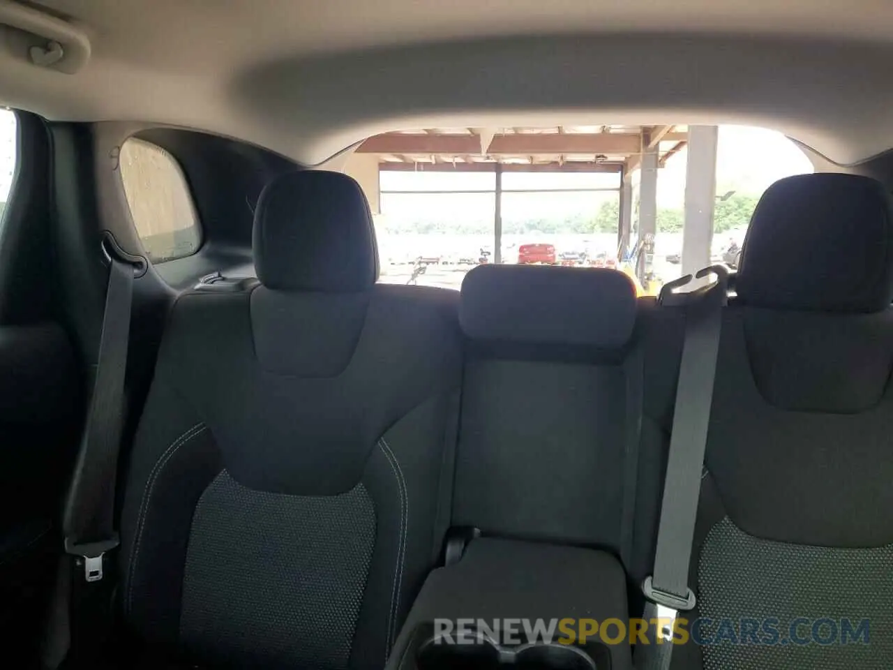 10 Photograph of a damaged car 1C4PJLCB9KD490556 JEEP GRAND CHER 2019
