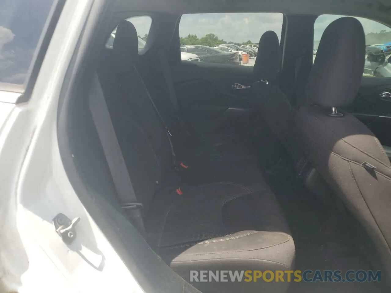 11 Photograph of a damaged car 1C4PJLCBXKD114772 JEEP GRAND CHER 2019