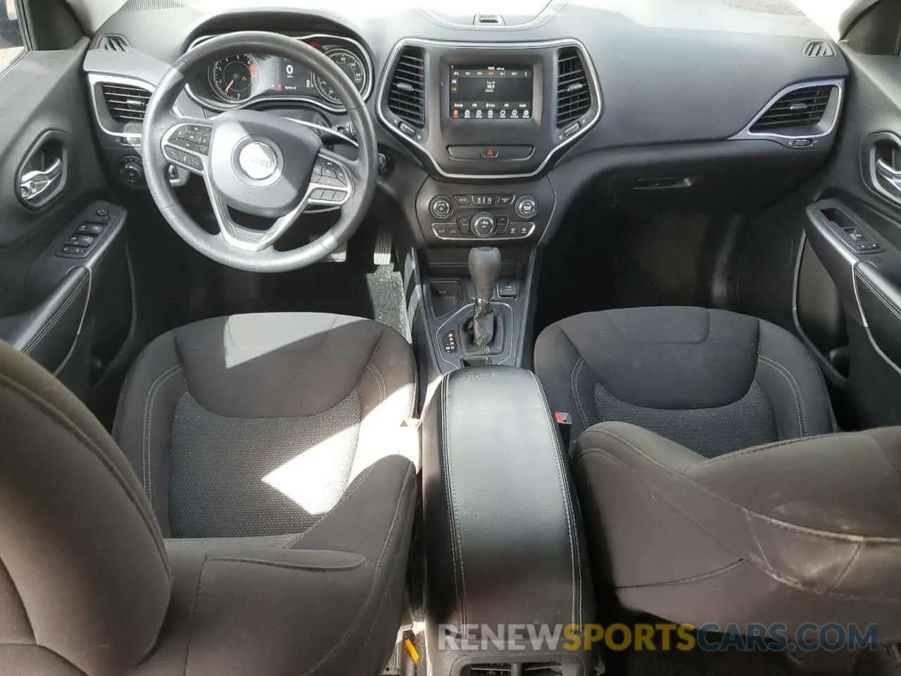 8 Photograph of a damaged car 1C4PJLCBXKD204746 JEEP GRAND CHER 2019