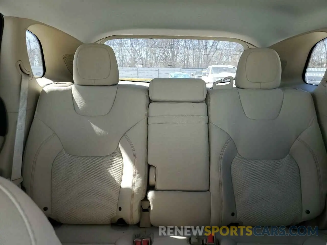 10 Photograph of a damaged car 1C4PJLCBXKD222275 JEEP GRAND CHER 2019