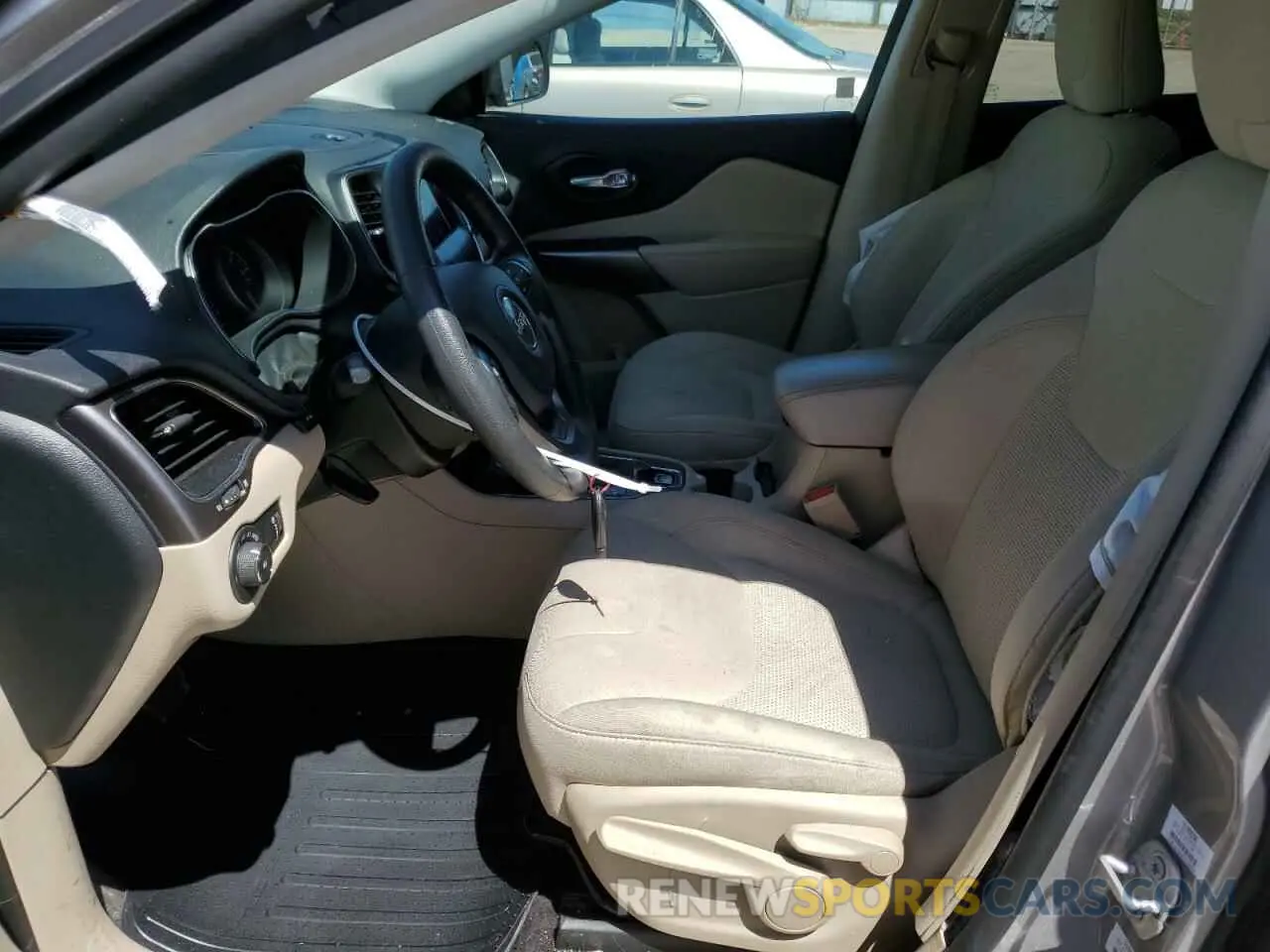 7 Photograph of a damaged car 1C4PJLCBXKD242803 JEEP GRAND CHER 2019