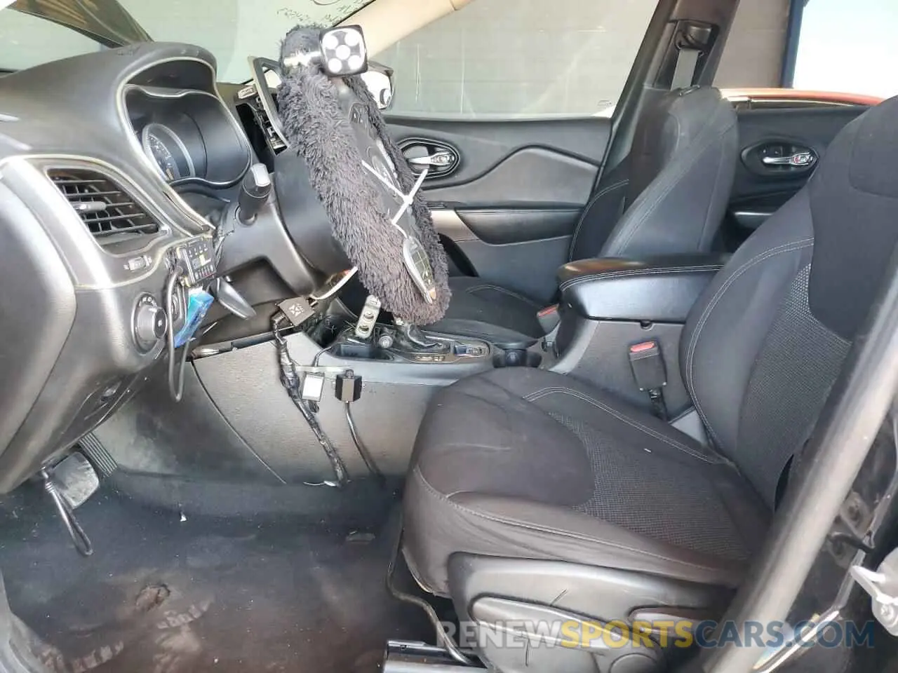 7 Photograph of a damaged car 1C4PJLCBXKD297560 JEEP GRAND CHER 2019