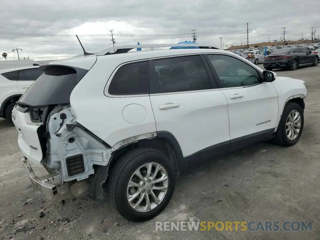 3 Photograph of a damaged car 1C4PJLCBXKD348507 JEEP GRAND CHER 2019