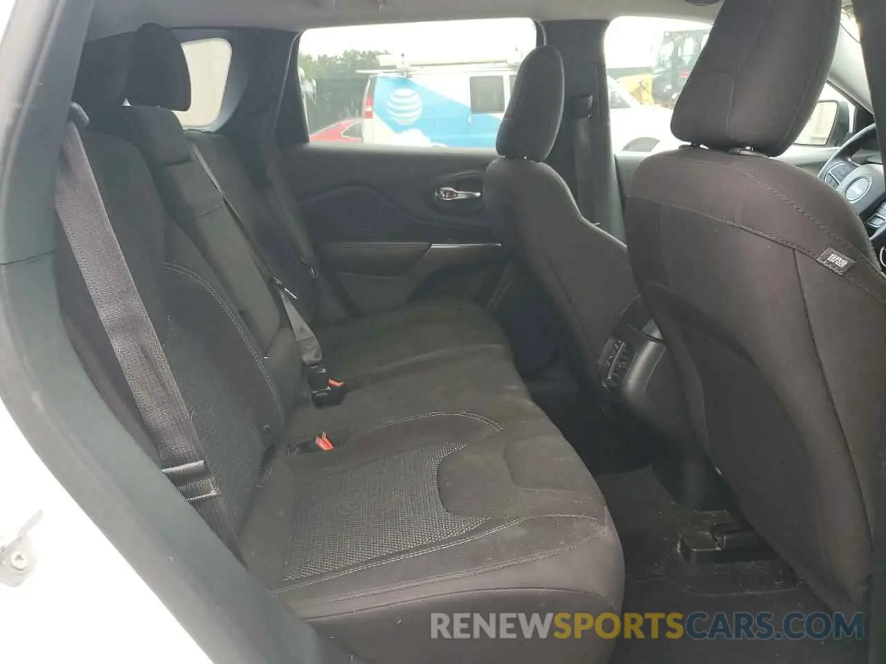 11 Photograph of a damaged car 1C4PJLCBXKD365999 JEEP GRAND CHER 2019