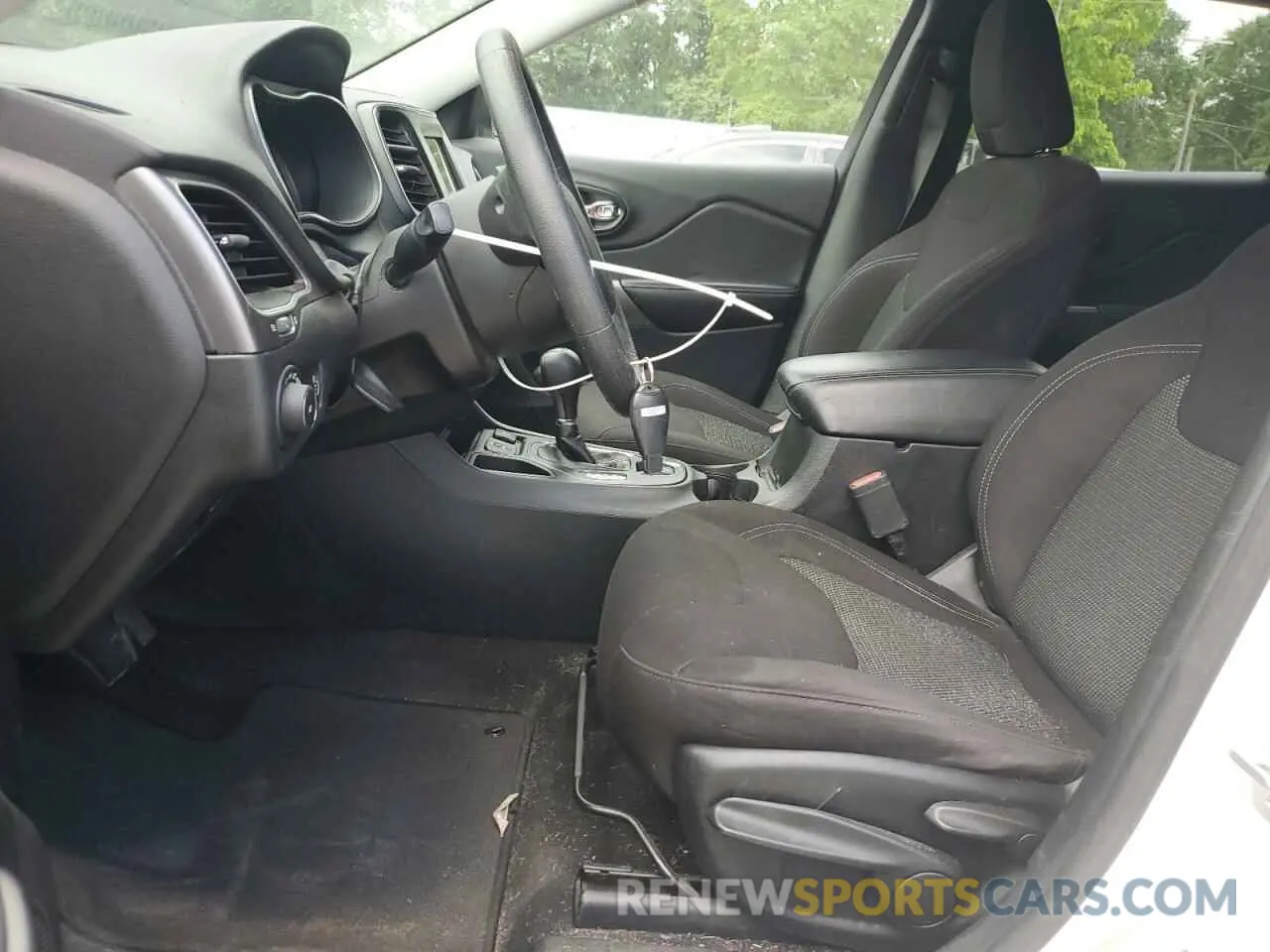 7 Photograph of a damaged car 1C4PJLCBXKD365999 JEEP GRAND CHER 2019
