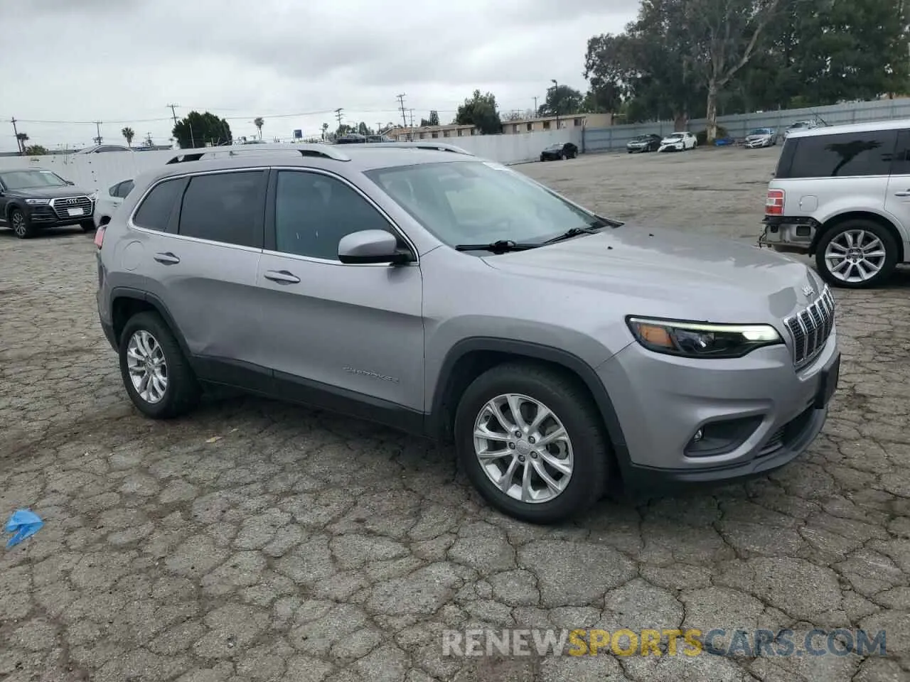 4 Photograph of a damaged car 1C4PJLCBXKD466542 JEEP GRAND CHER 2019